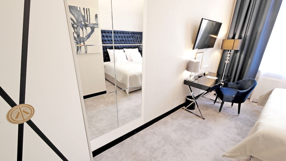 Szewska 22 Boutique 30/50