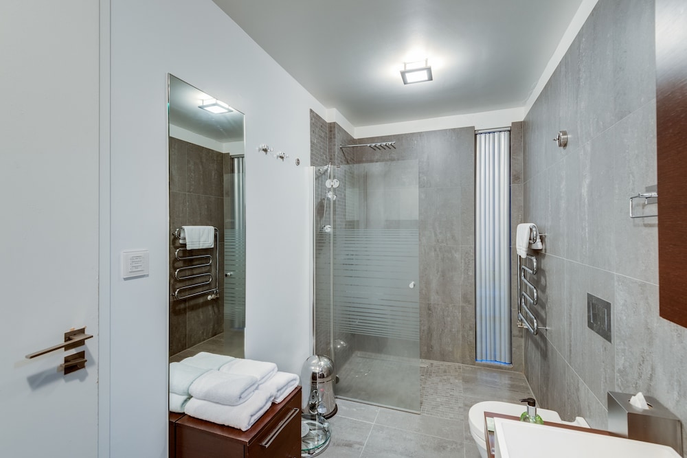 Black Pearl Luxury Apartments 67/67
