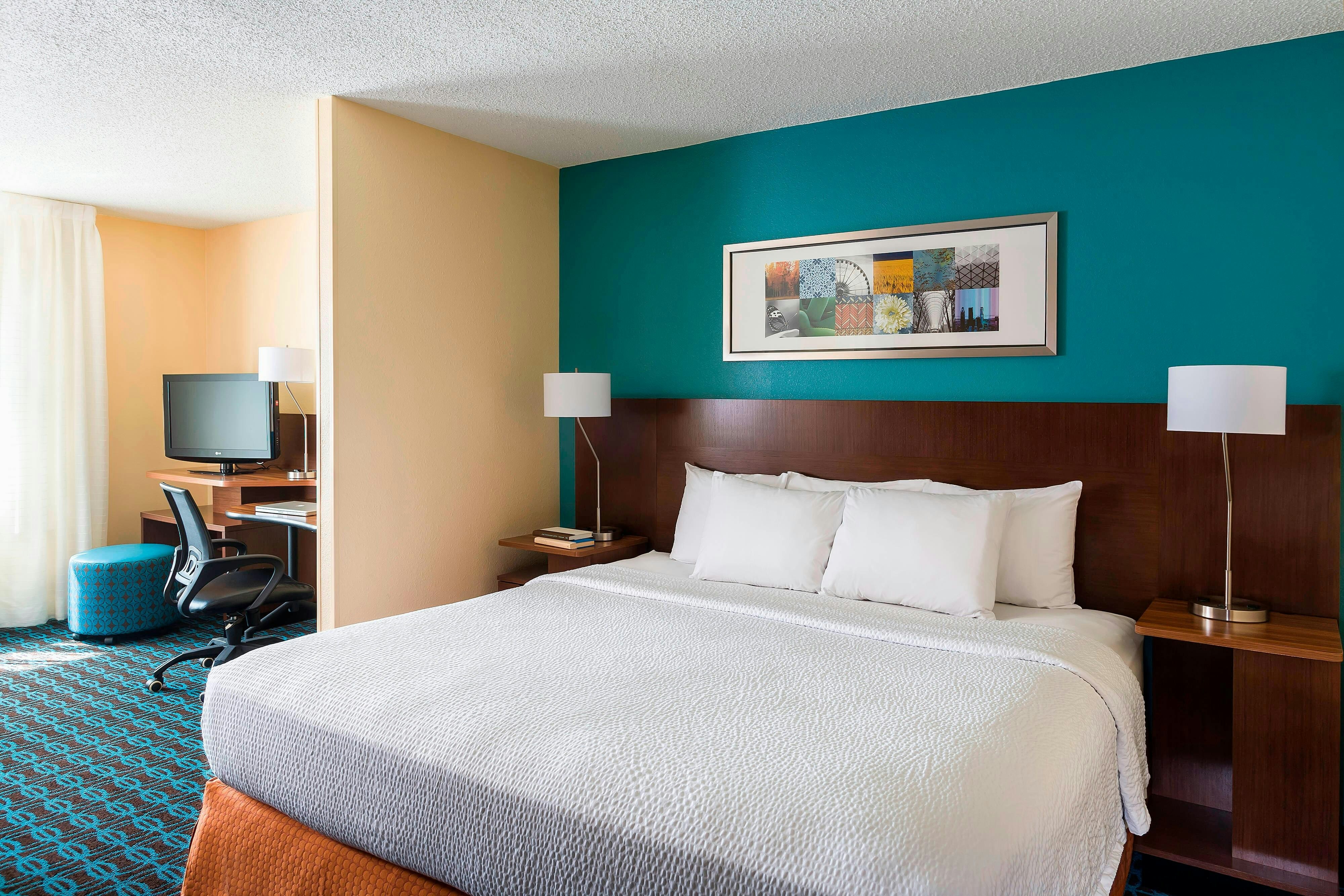 Fairfield Inn And Suites Dallas Park Central 2/8