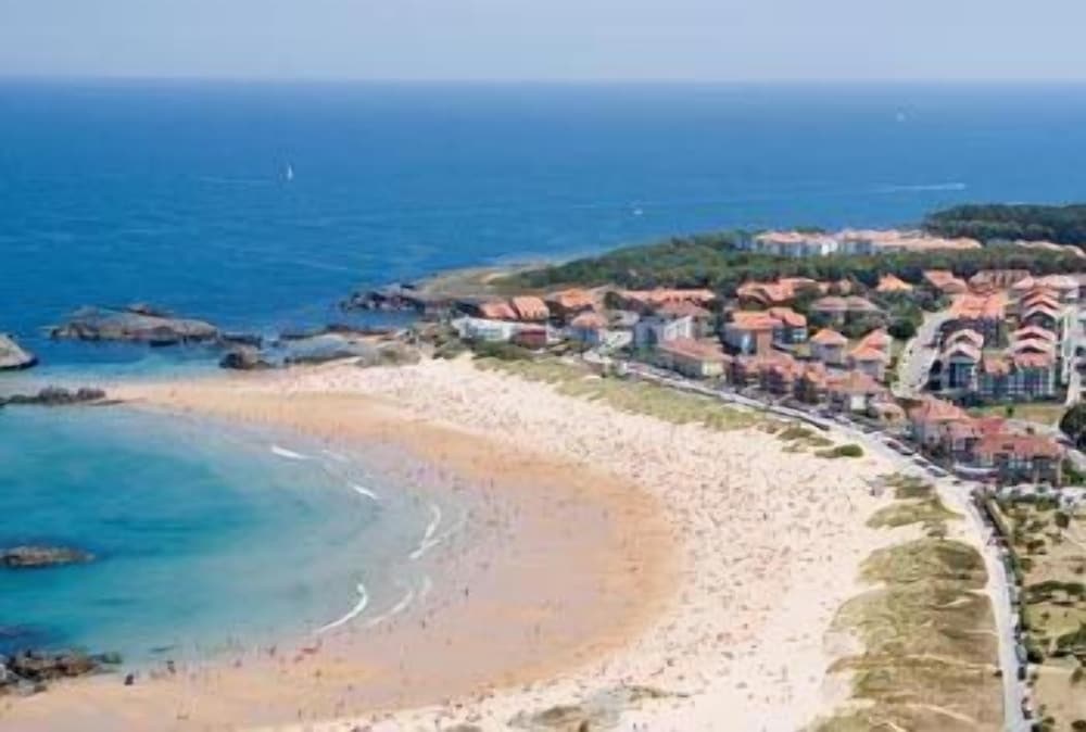 Maritimo Ris Hotel and Apartments 69/73
