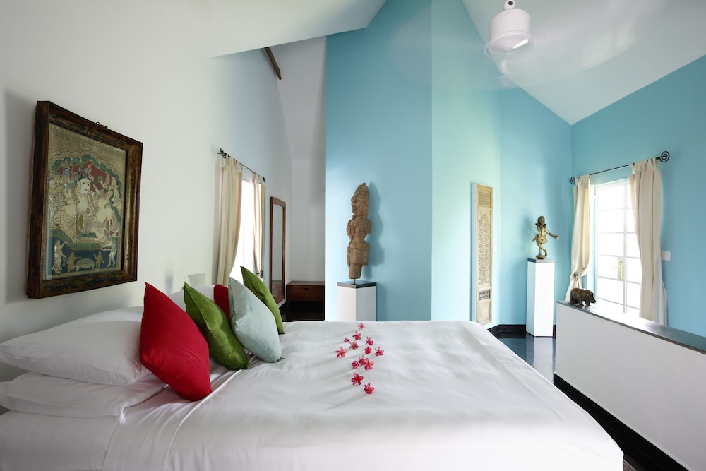 THE MALABAR HOUSE 17/44