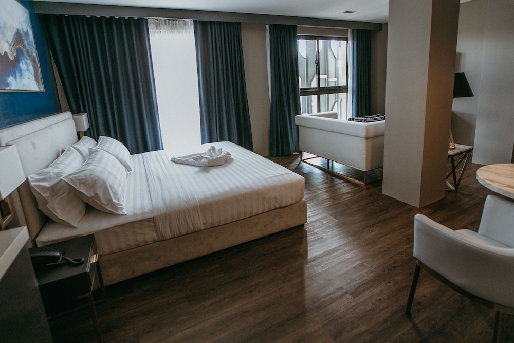 Pvl Suites 10/33