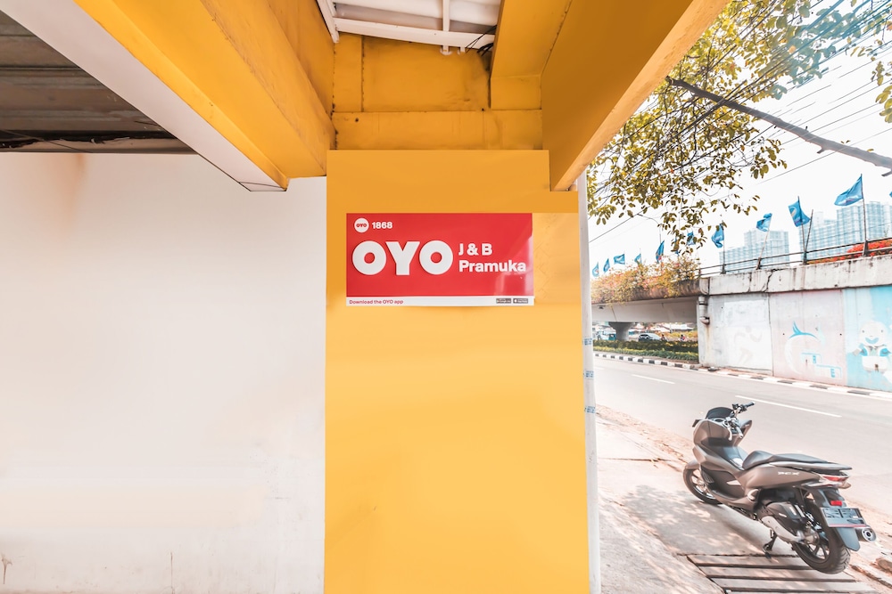OYO 1868 J&b Room Pramuka 1/22