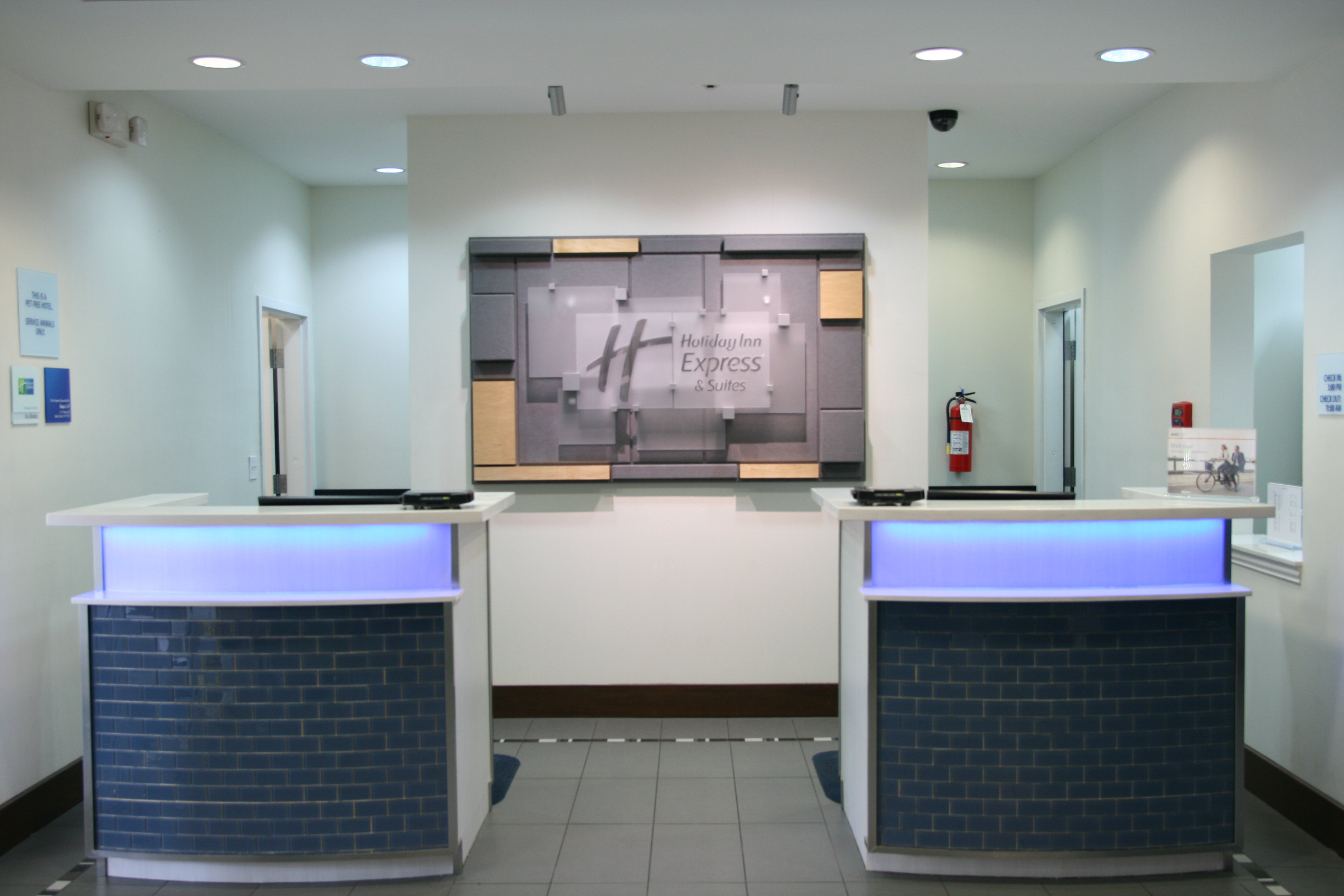 Holiday Inn Express Suites Clute Lake Jackson 8/63
