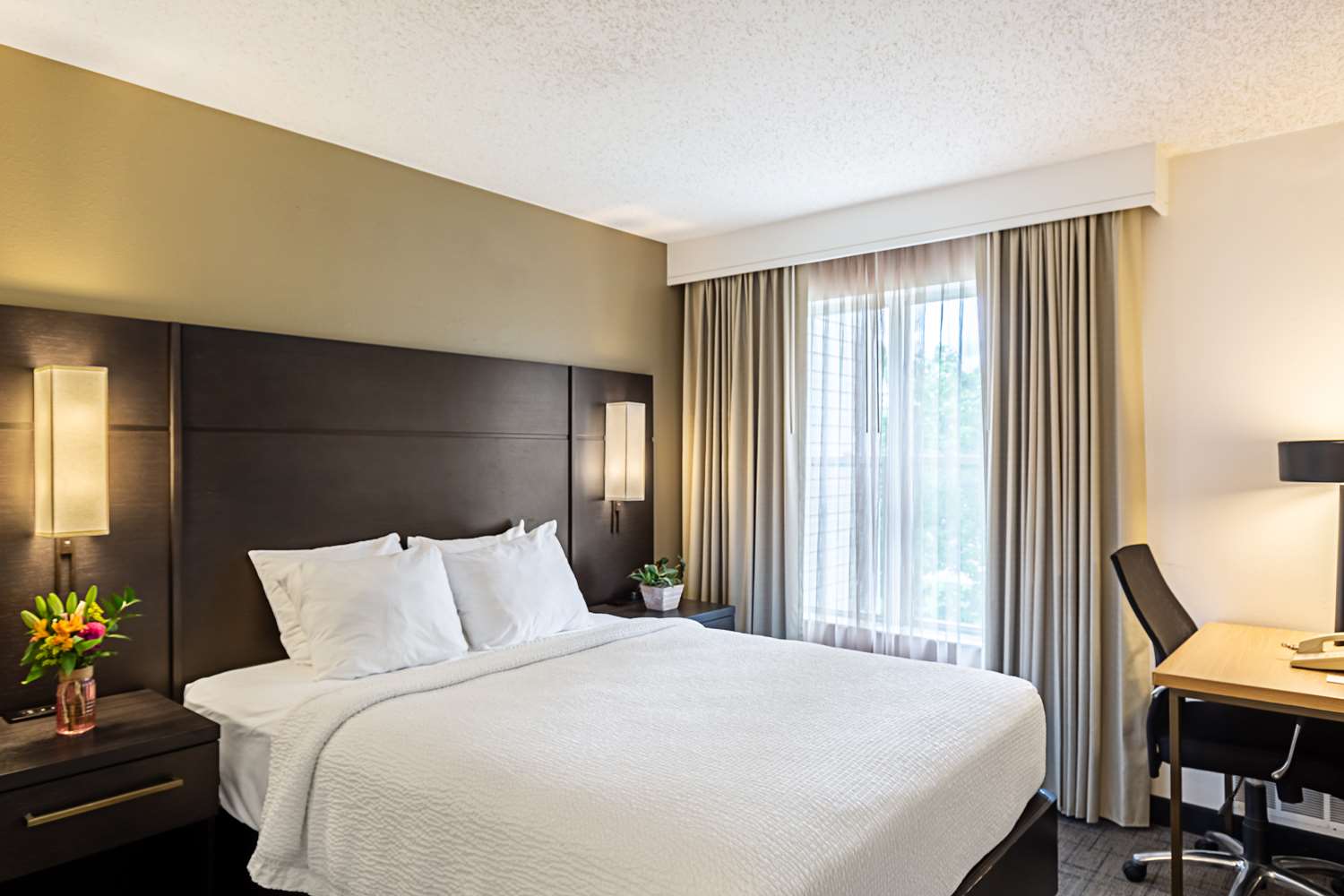Sonesta ES Suites Parsippany Morris Plains 9/54