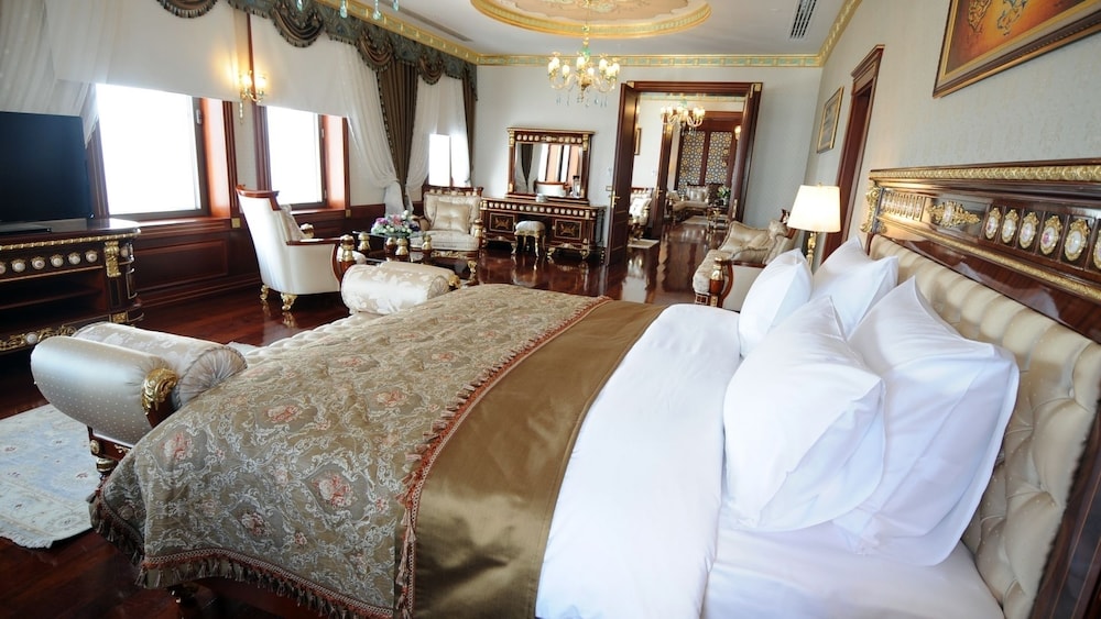 MEYRA PALACE 14/69