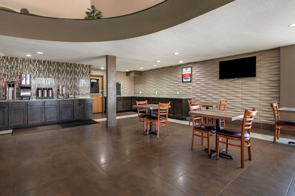 Econo Lodge Lafayette 45/57