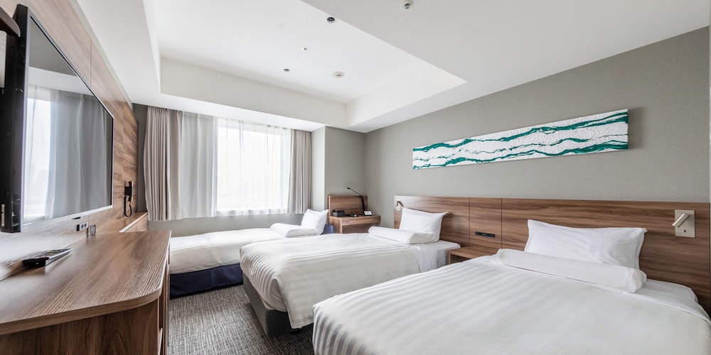 DELUXE, TWIN BEDS, CORNER