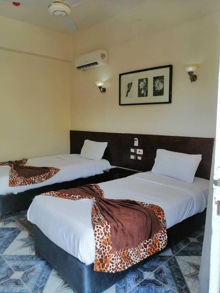 Rezeiky Hotel And Camp Luxor 15/50