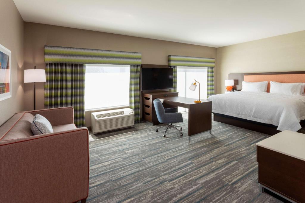 Studio, Suite, King Bed, Water View, Accessible