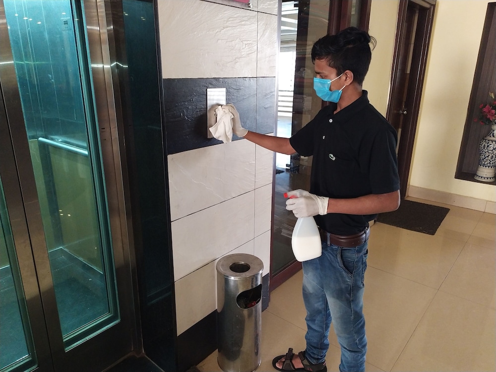 Hotel Abi Krishna 7/40