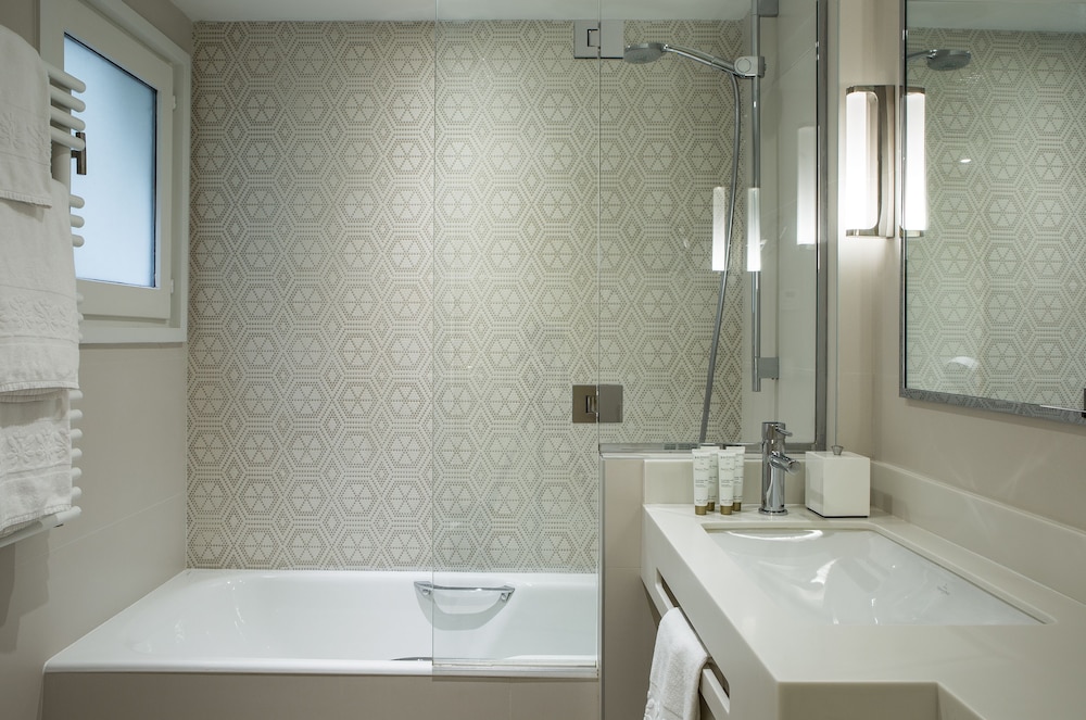 Hotel Parc Saint Severin 25/63