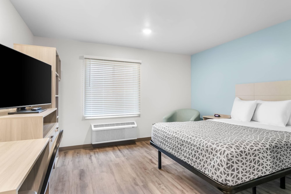 WoodSpring Suites Elkhart 19/60