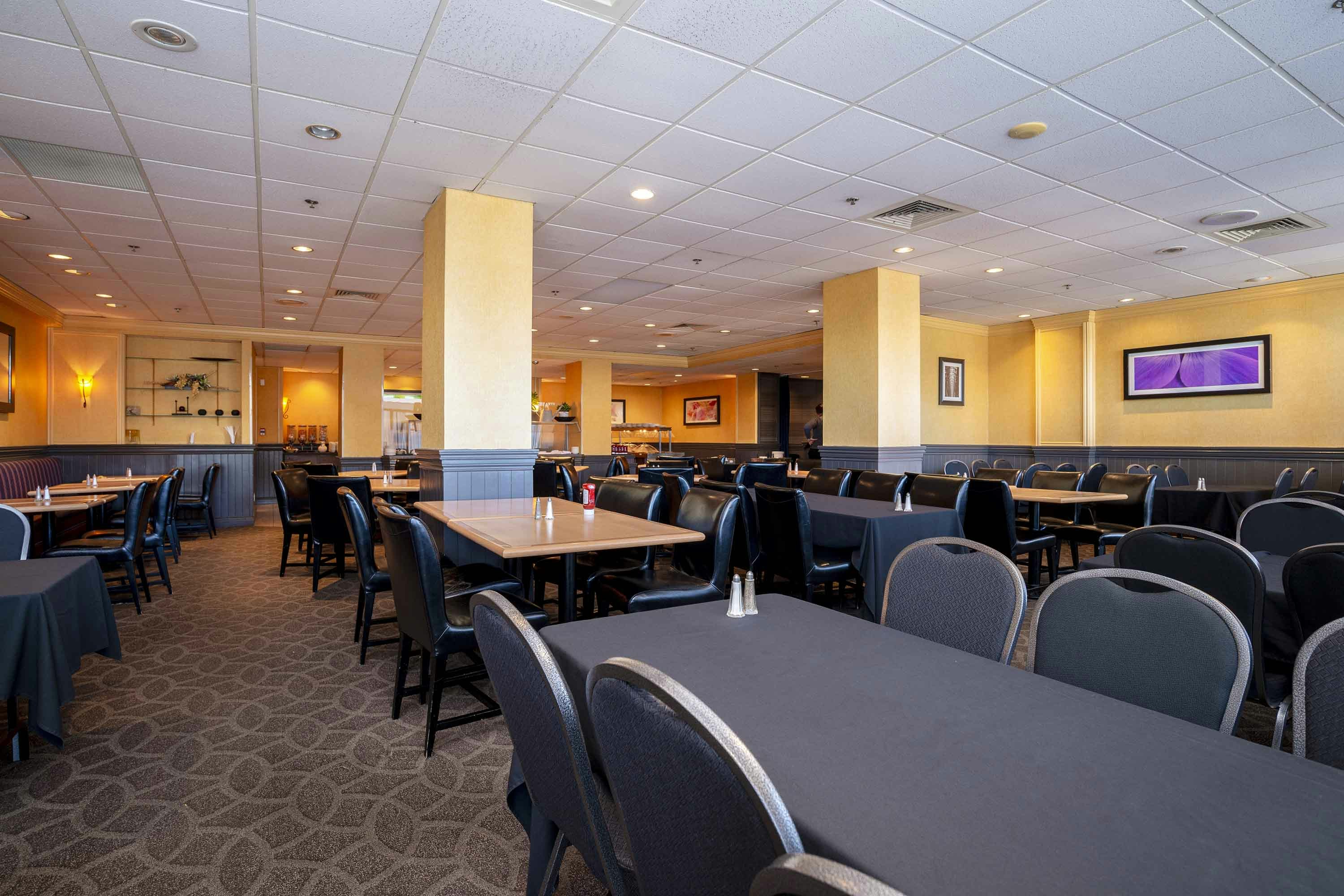 Sandman Hotel Montreal-Longueuil 45/52