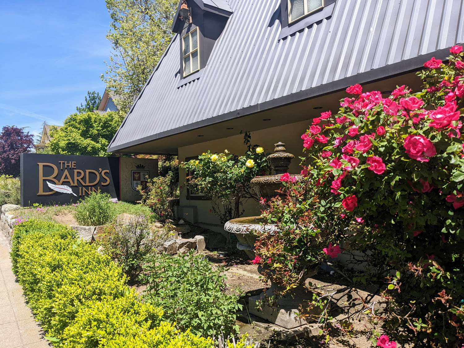 The Bards Inn, BW Signature Collection 32/38