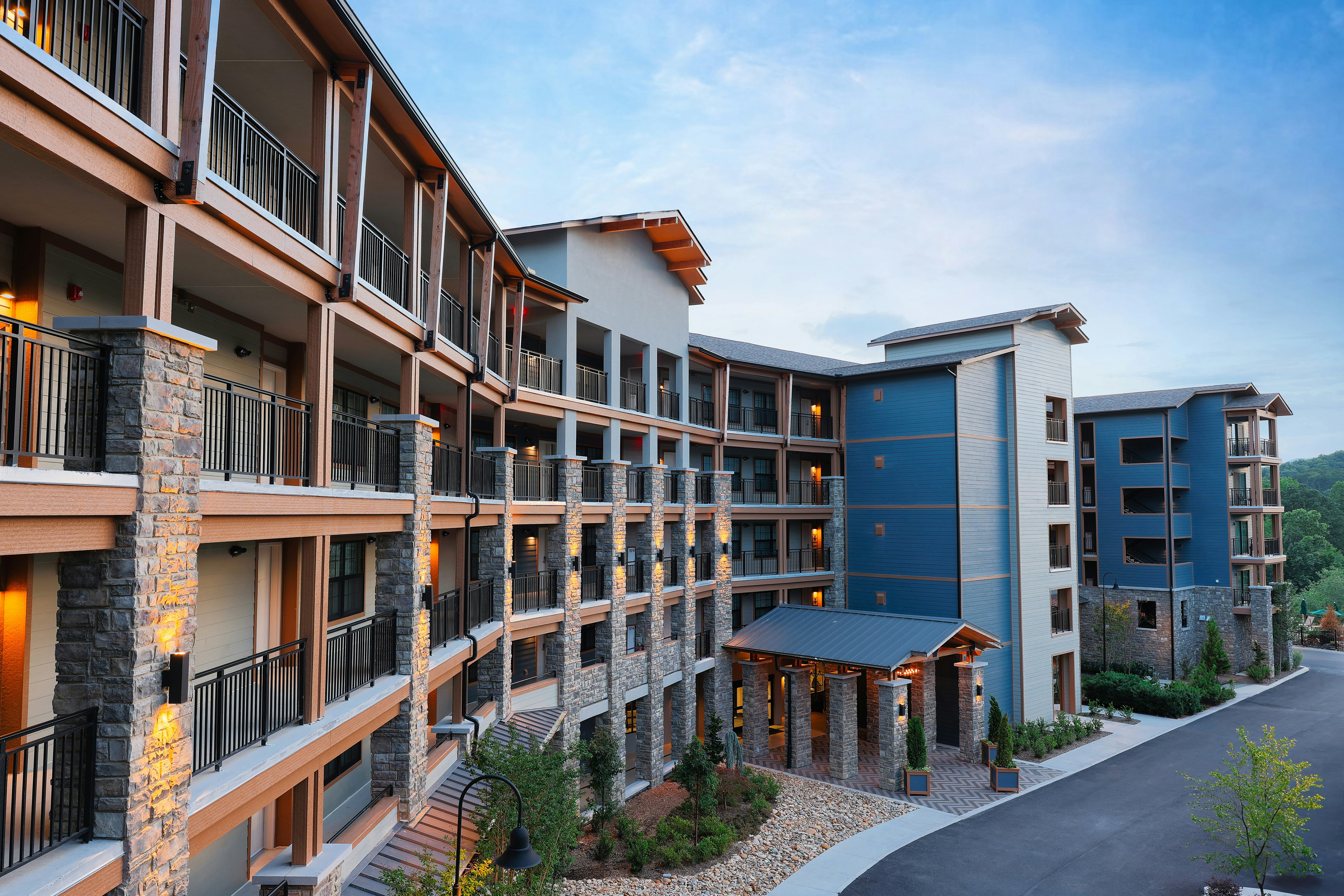 Hilton Vacation Club Mill Springs Lodge Pigeon Forge 5/27