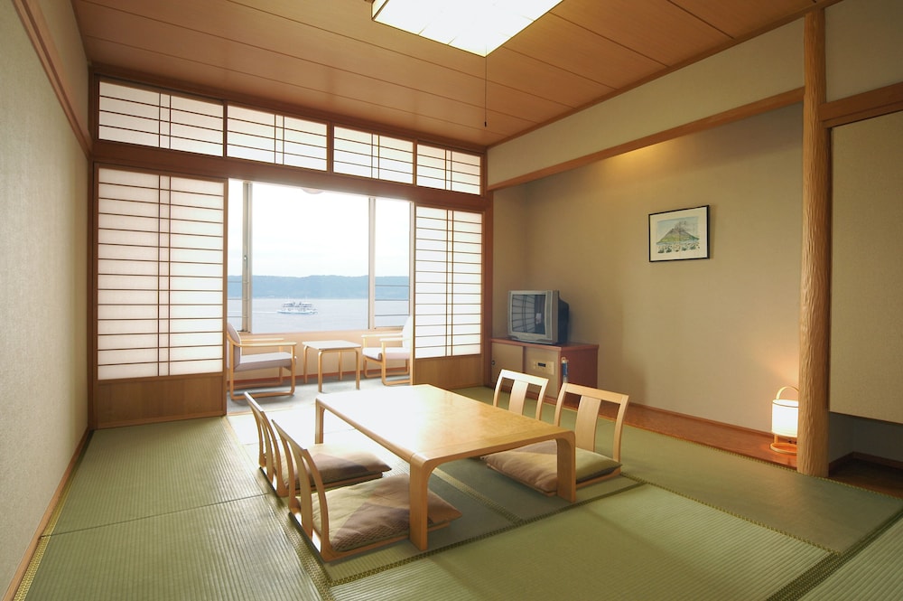 Basic, 5 Futon Beds, Ocean View