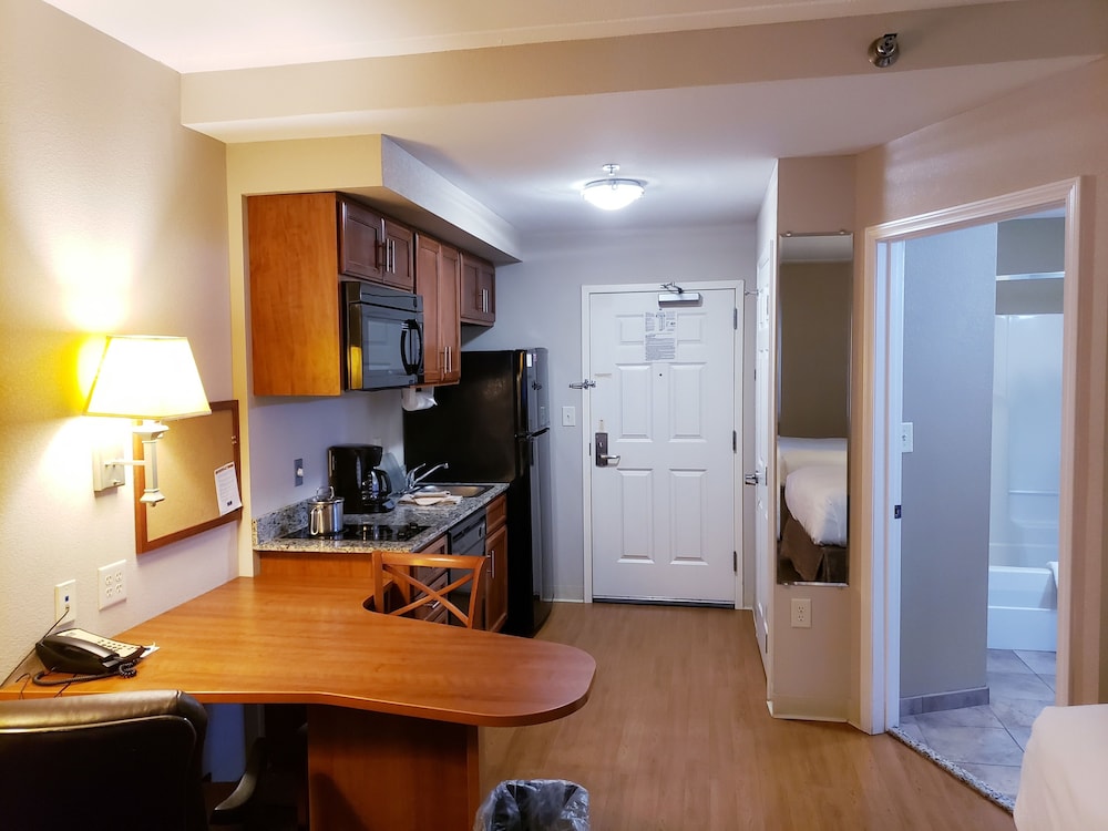 Candlewood Suites Murfreesboro 38/58