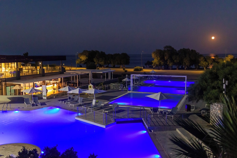 Gennadi Seaside Resort 65/77