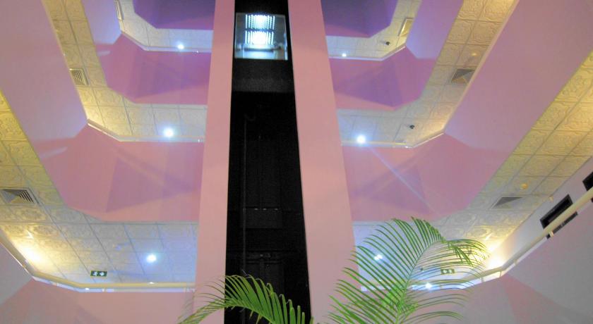swimming pool spa