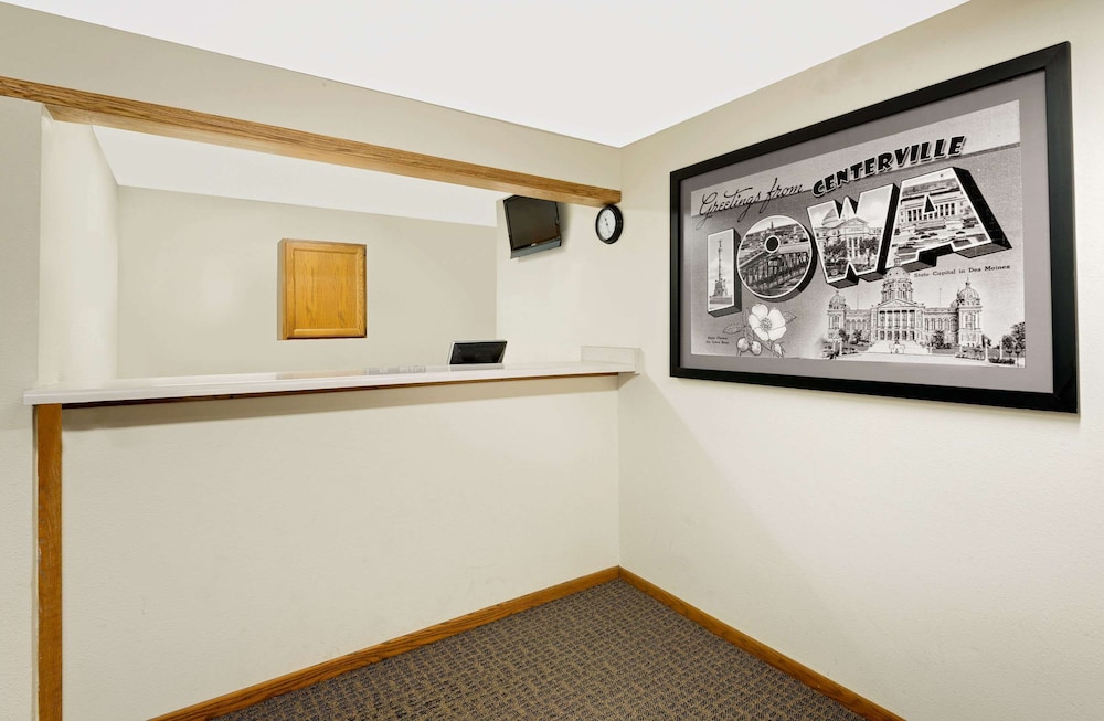 Super 8 by Wyndham Centerville 20/36