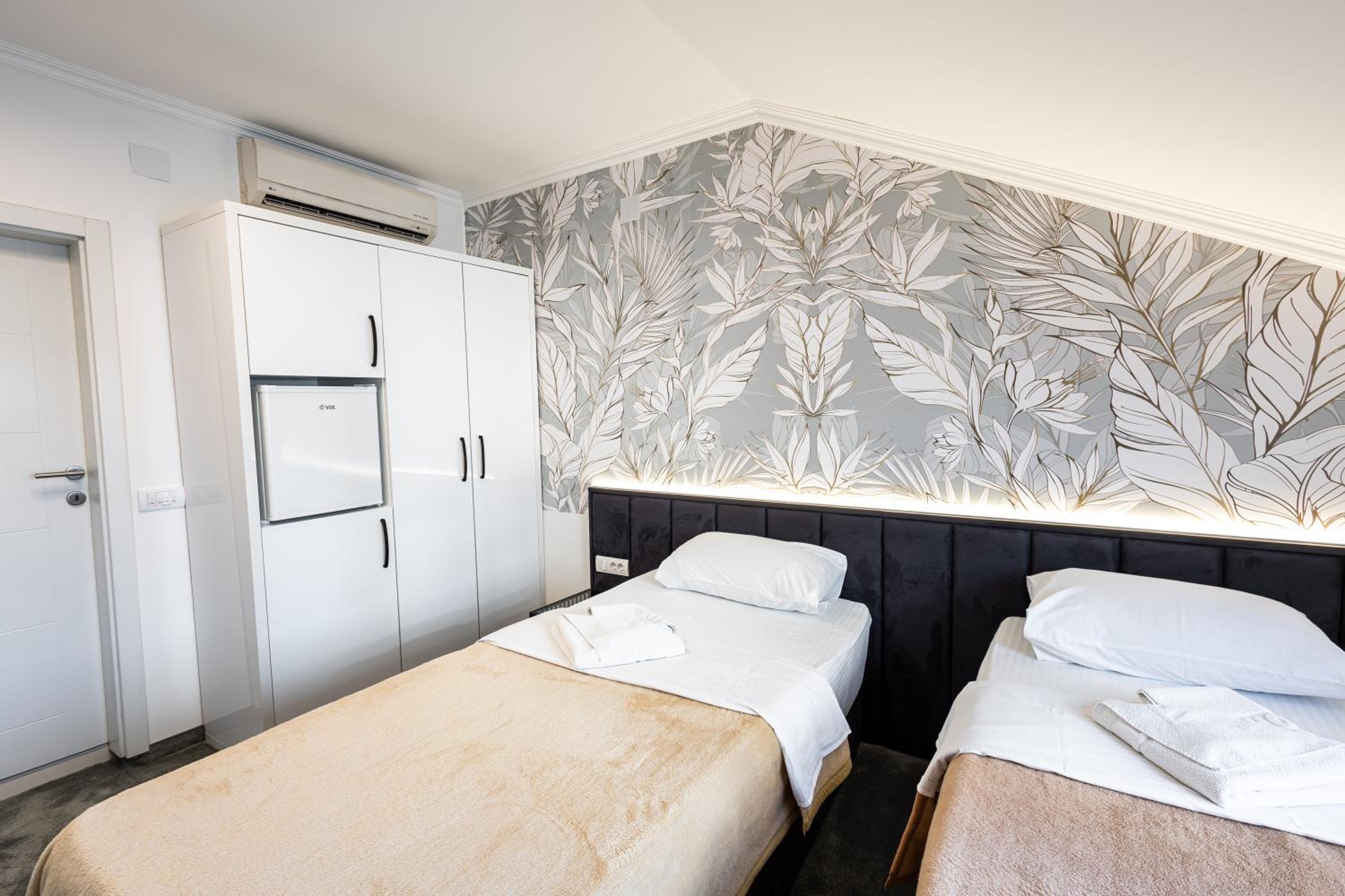 Room, Double or Twin Bed