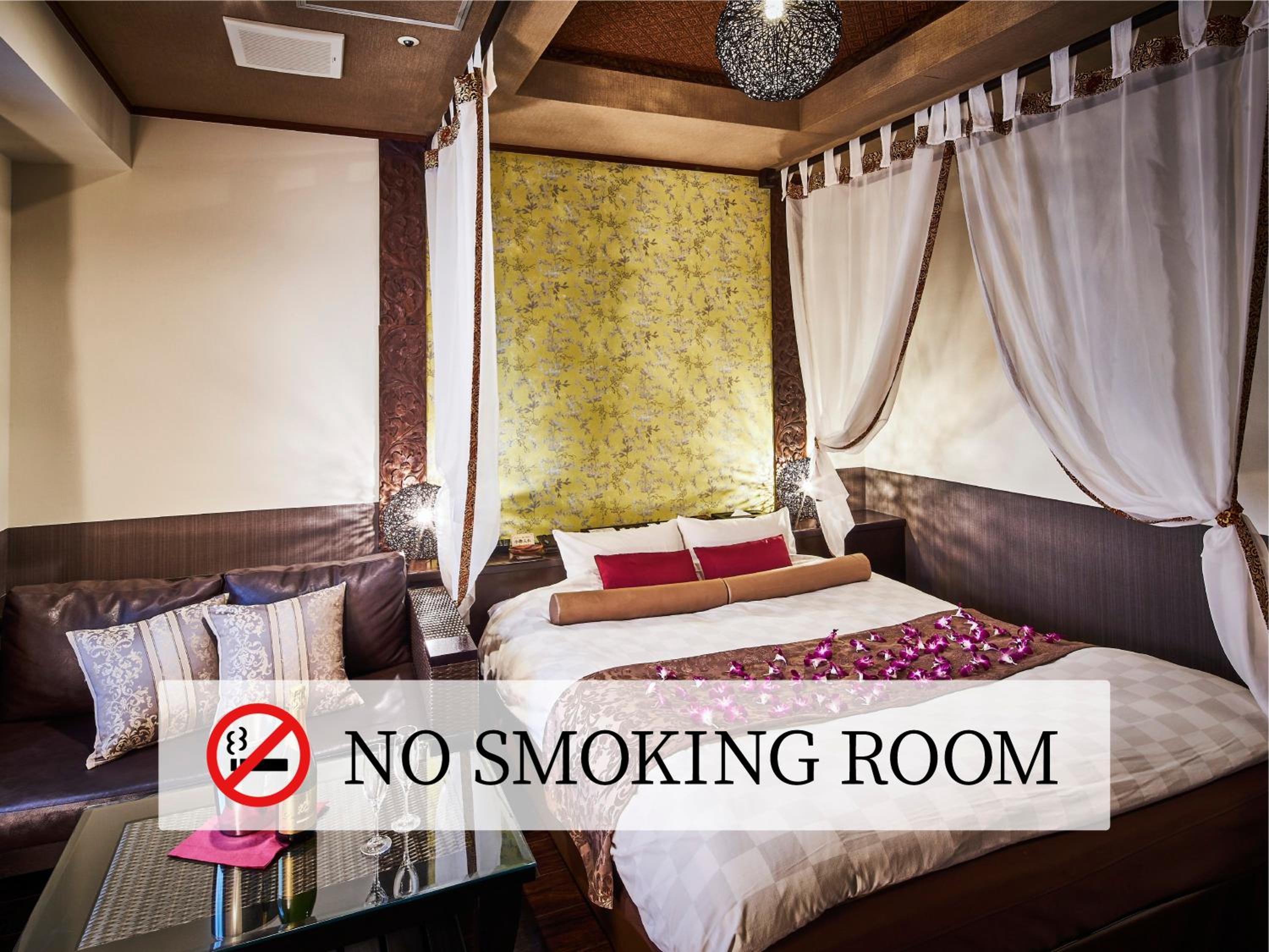 Canopy, King Bed, Private Bathroom