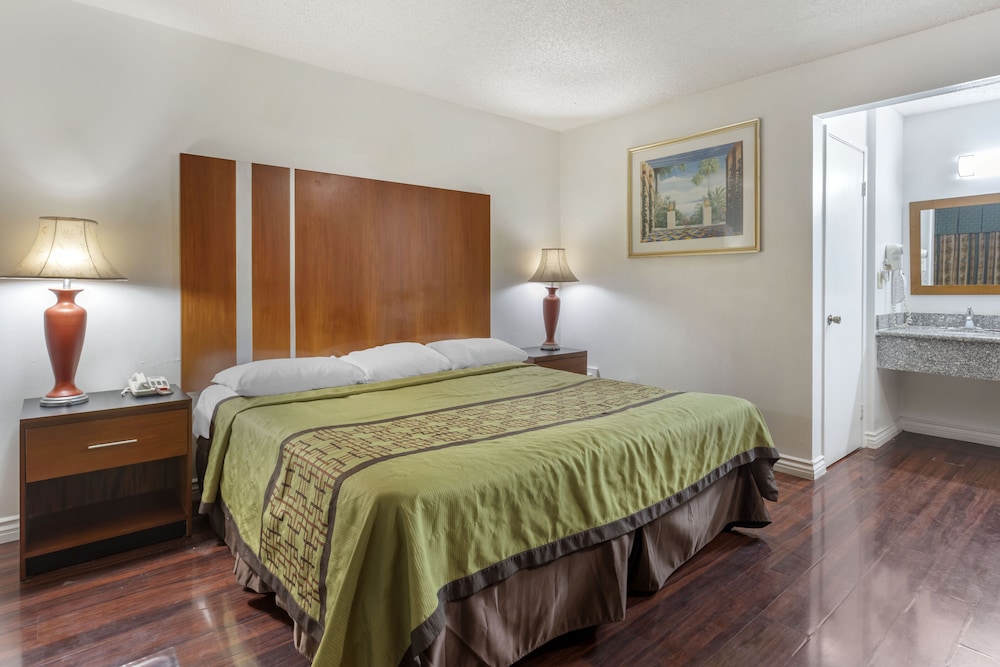 Riverside Inn & Suites 10/56