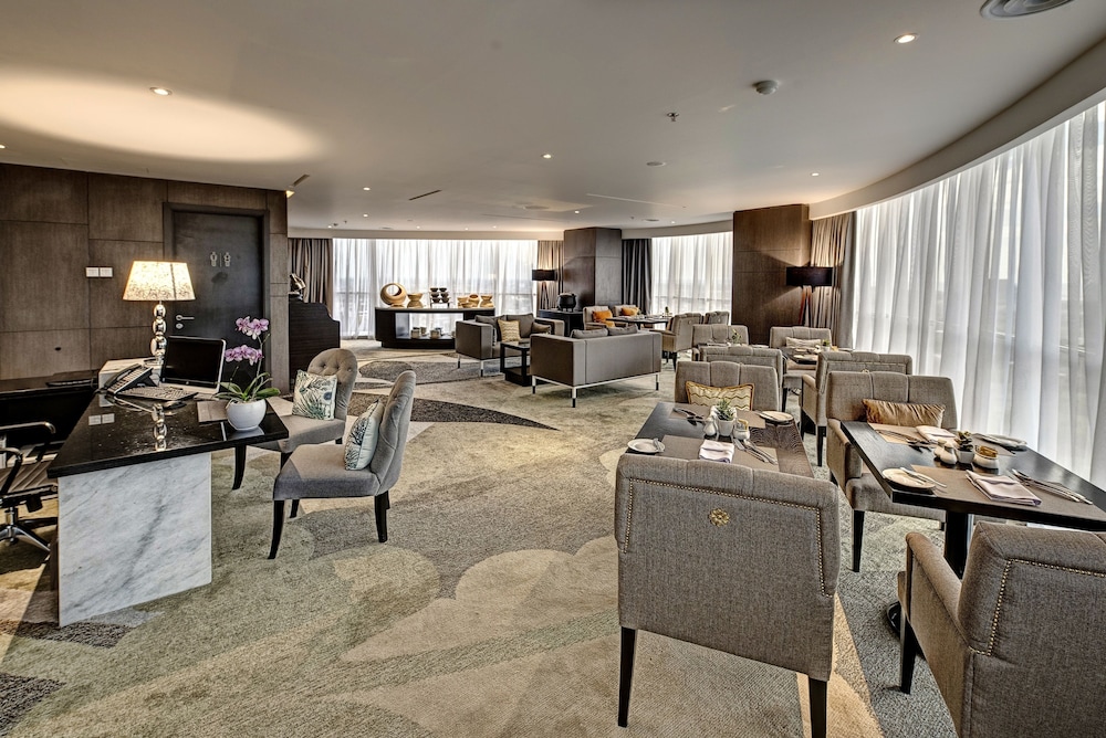 MELIA MAKASSAR 47/73