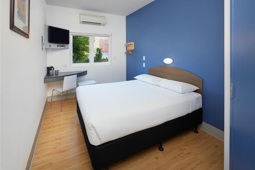 Standard, Double Bed