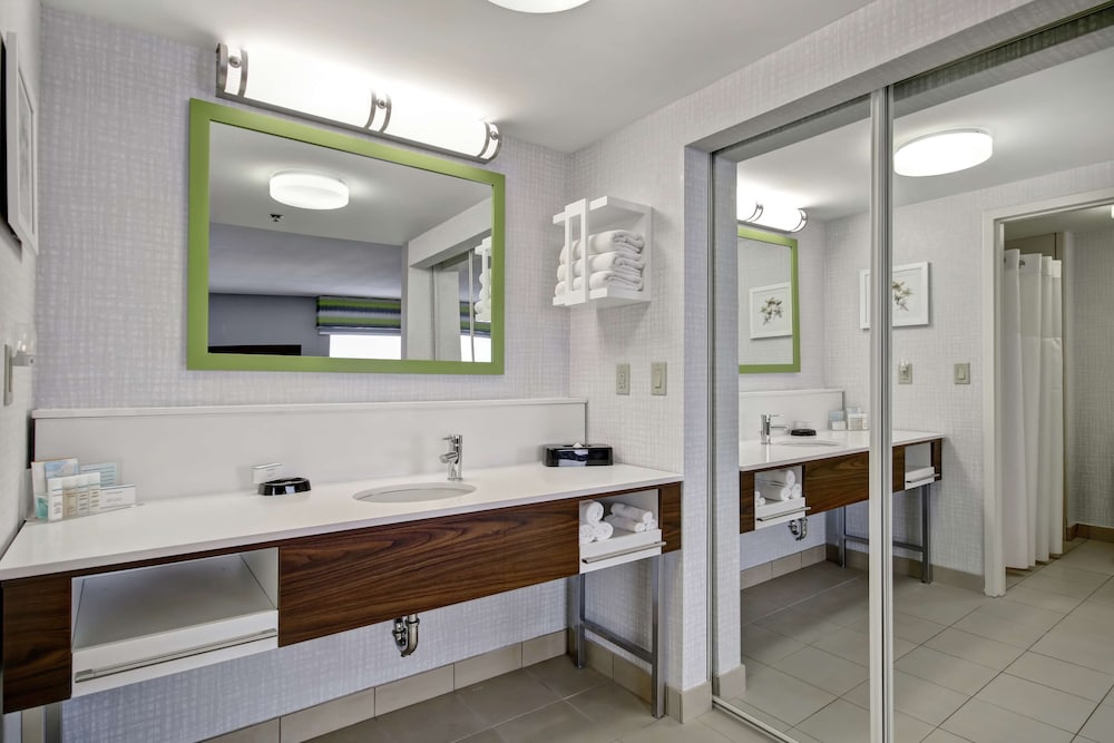 Hampton Inn and Suites by Hilton Guelph 30/58