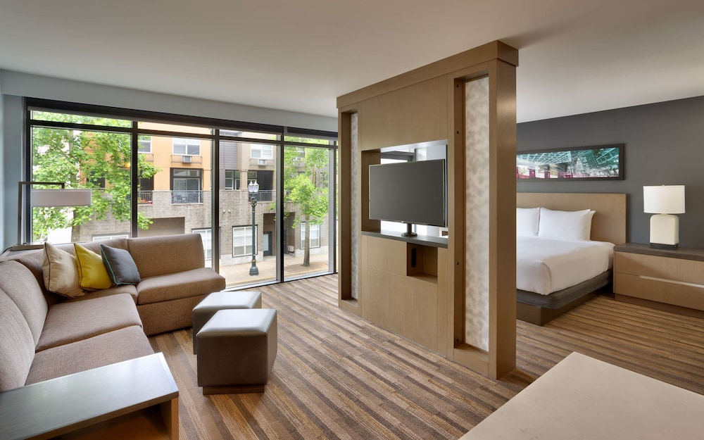 Hyatt House Portland/Downtown 36/66