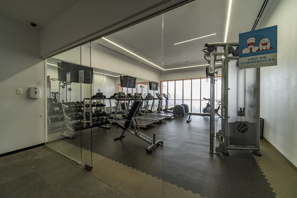 Stadia Suites Queretaro 25/44