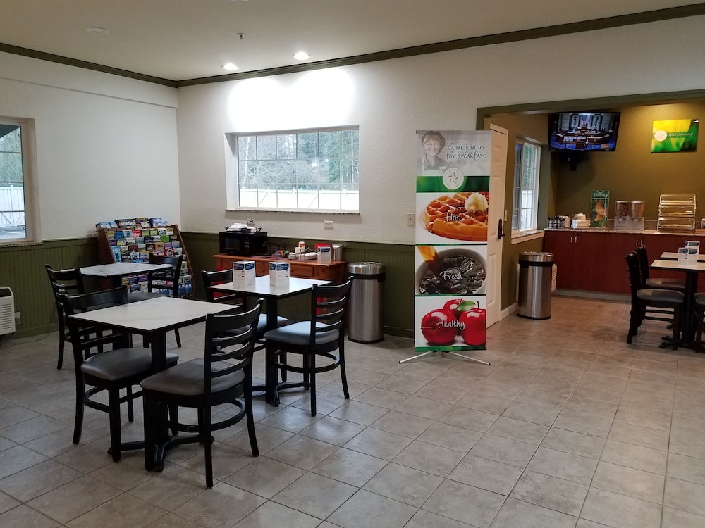 Quality Inn & Suites Bainbridge Island 39/62
