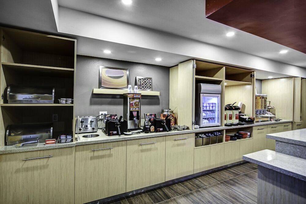 TownePlace Suites by Marriott Fresno 30/36
