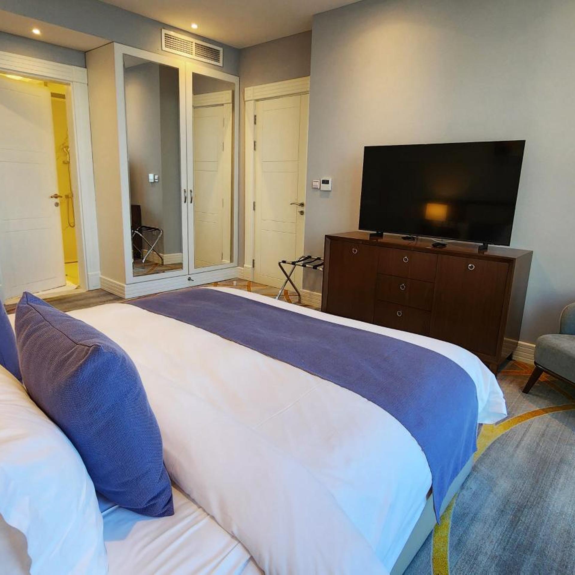 PRESIDENTIAL SUITE WITH SEA VIEW