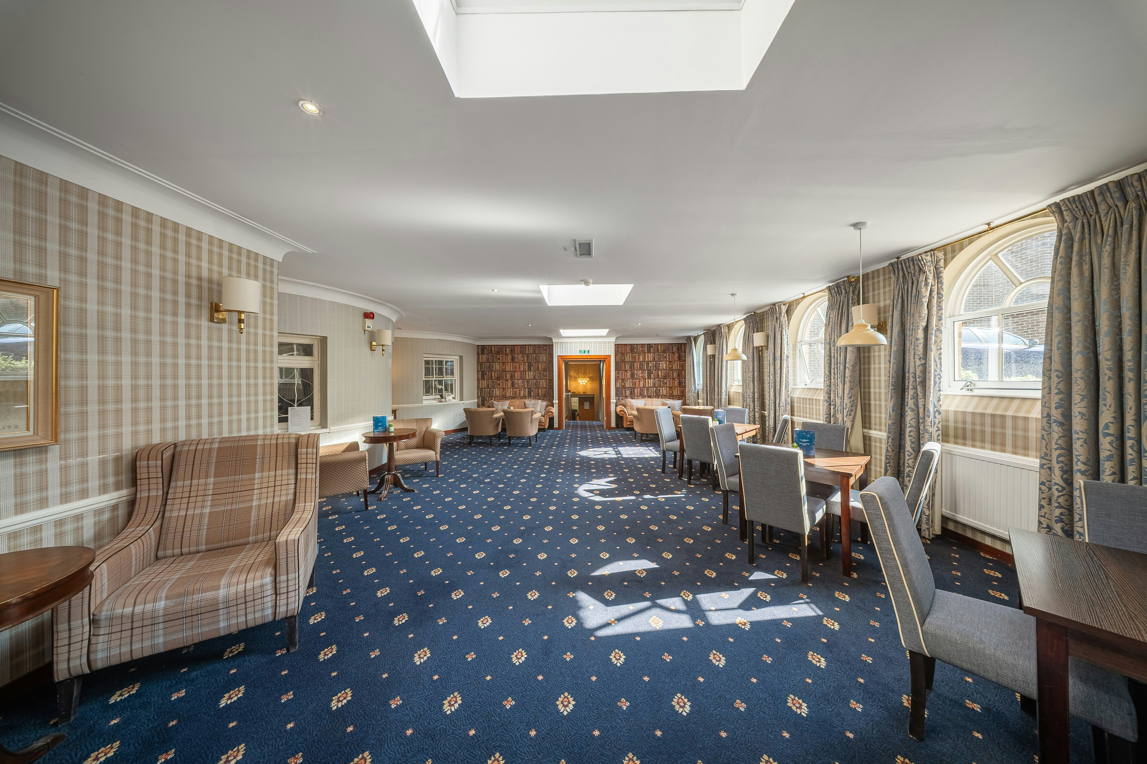 THE CLARENDON HOTEL 25/50