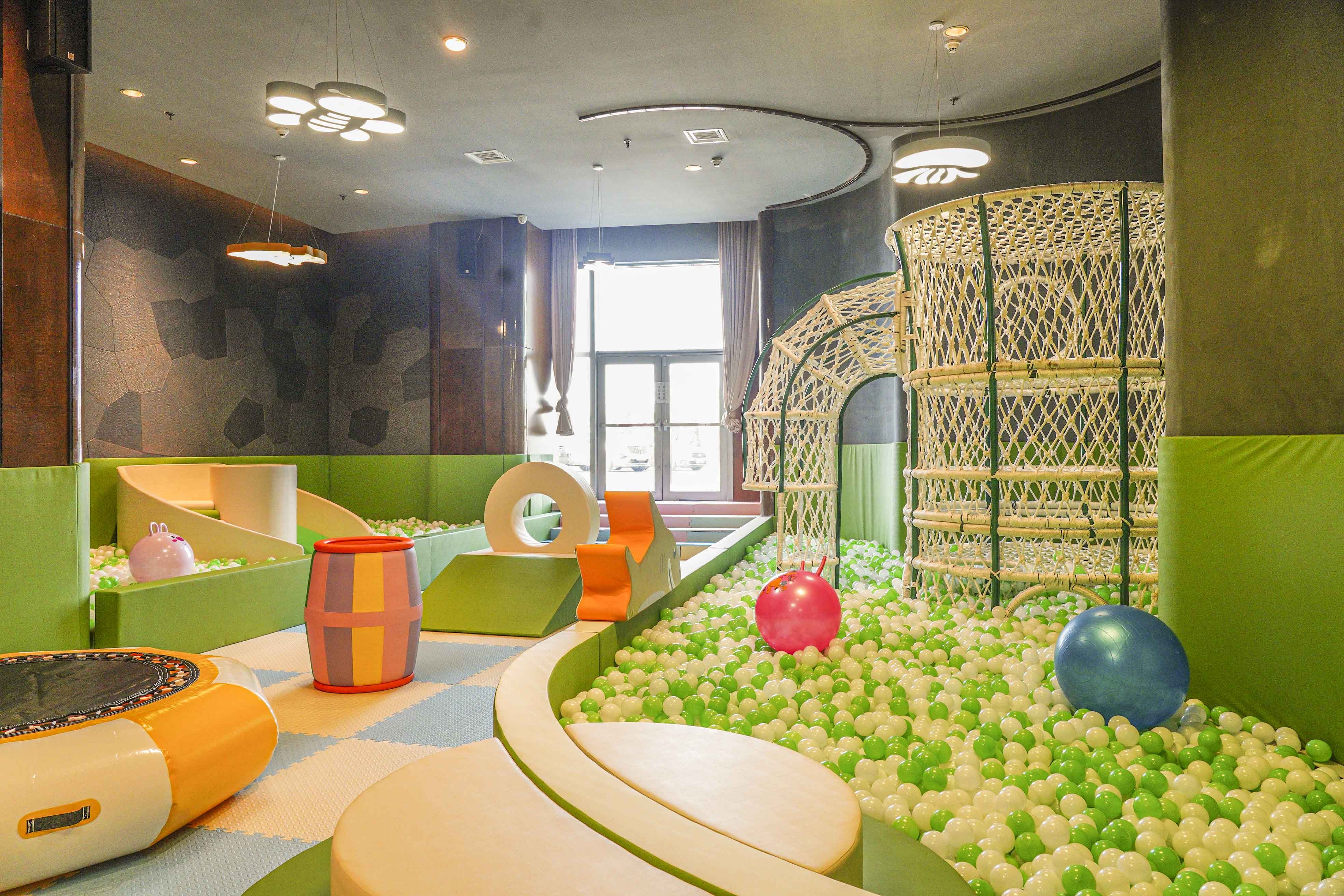 CROWNE PLAZA DALIAN SPORTS CENTER 46/50