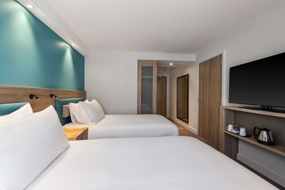 CONNECTING, FAMILY, KING BED