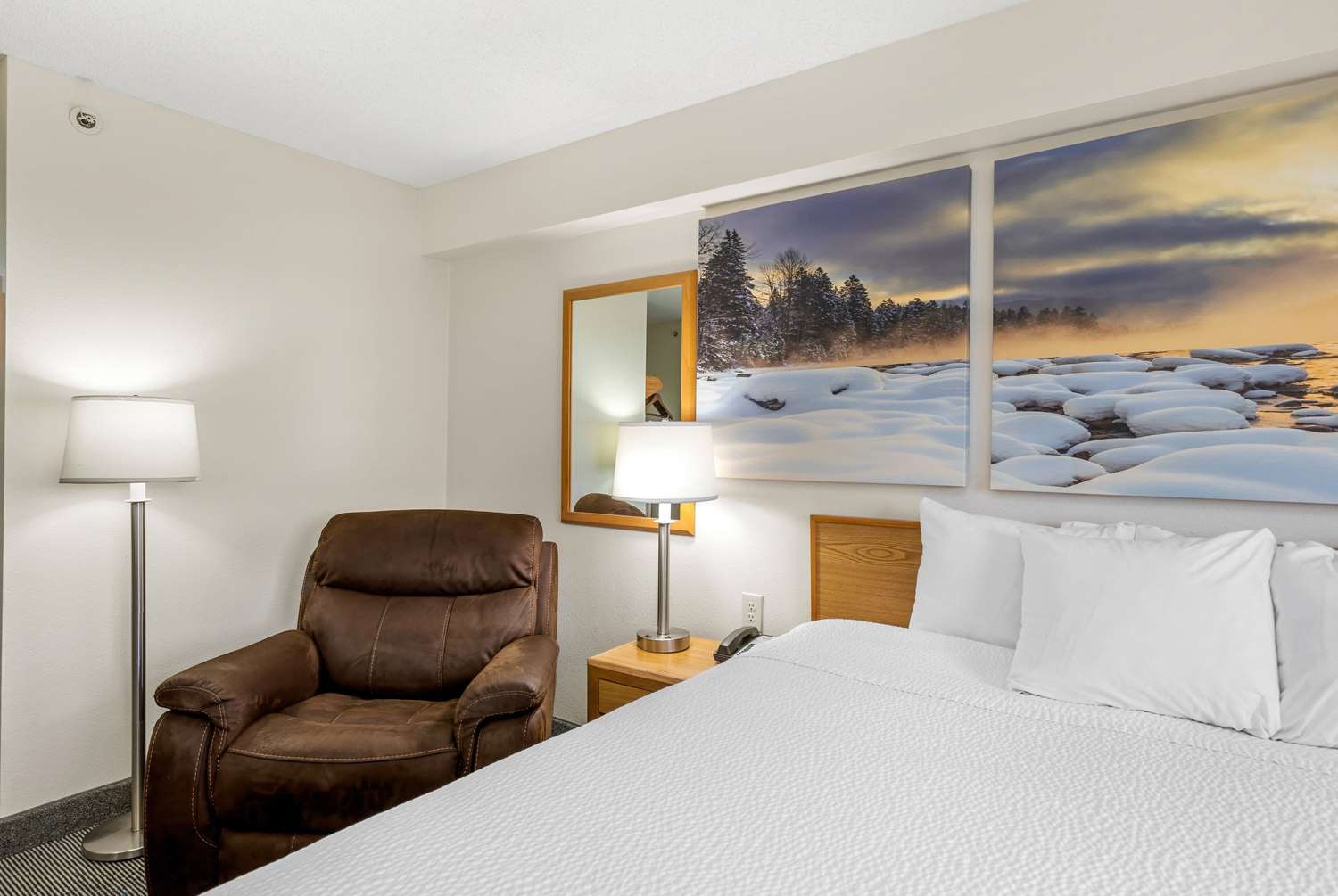 Days Inn By Wyndham Great Falls 14/35