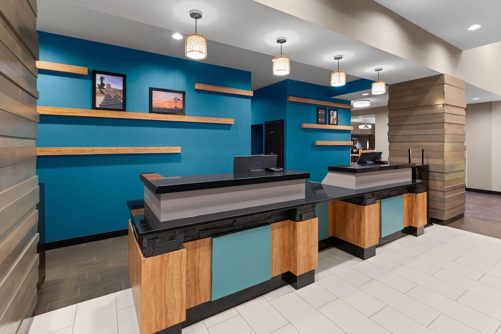 Heritage Inn Suites San Antonio Airpt, Trademark by Wyndham 9/60