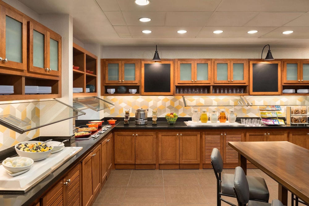 Hyatt Place Chicago/ Schaumburg 26/34