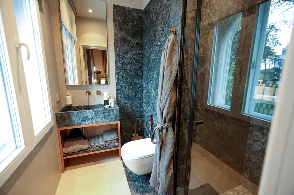 Padam Boutique Hotel 49/55