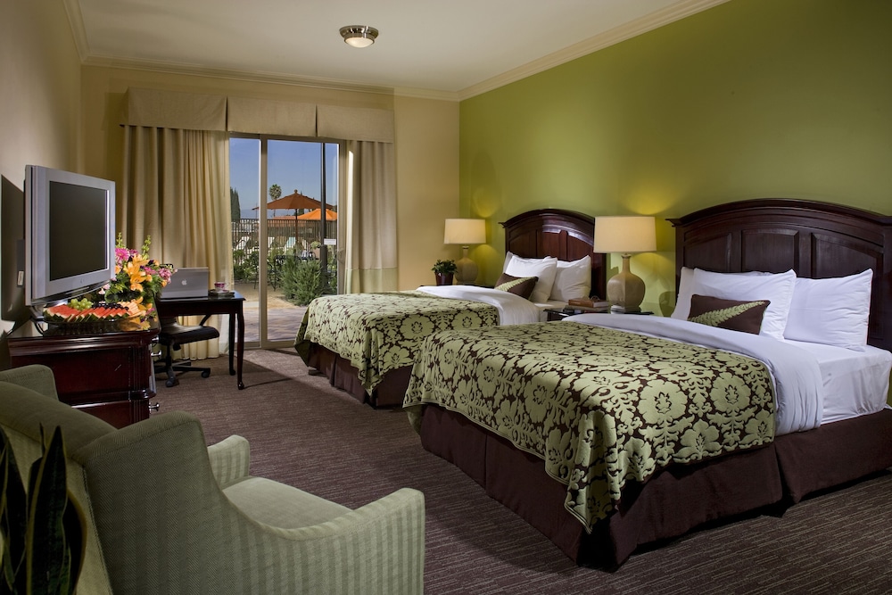 Ayres Hotel Chino Hills 13/55
