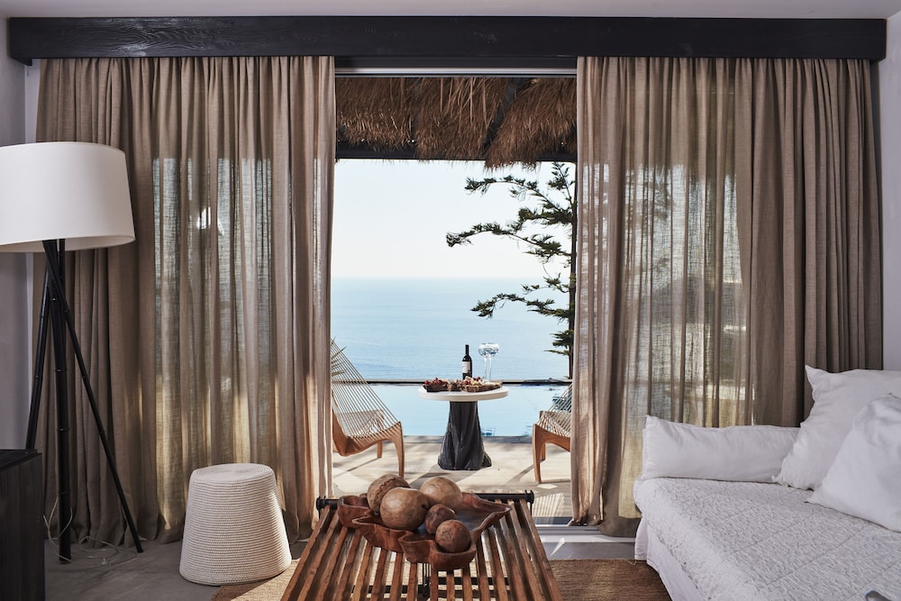 Myconian Utopia Relais & Chateaux 42/66