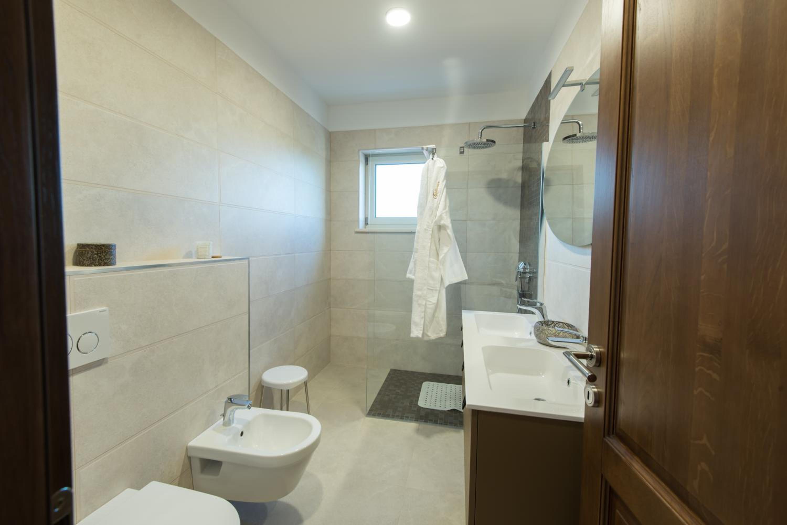 Family Suite, Senator, Deluxe, Sea View، Wine Residence Cattunar 8/8