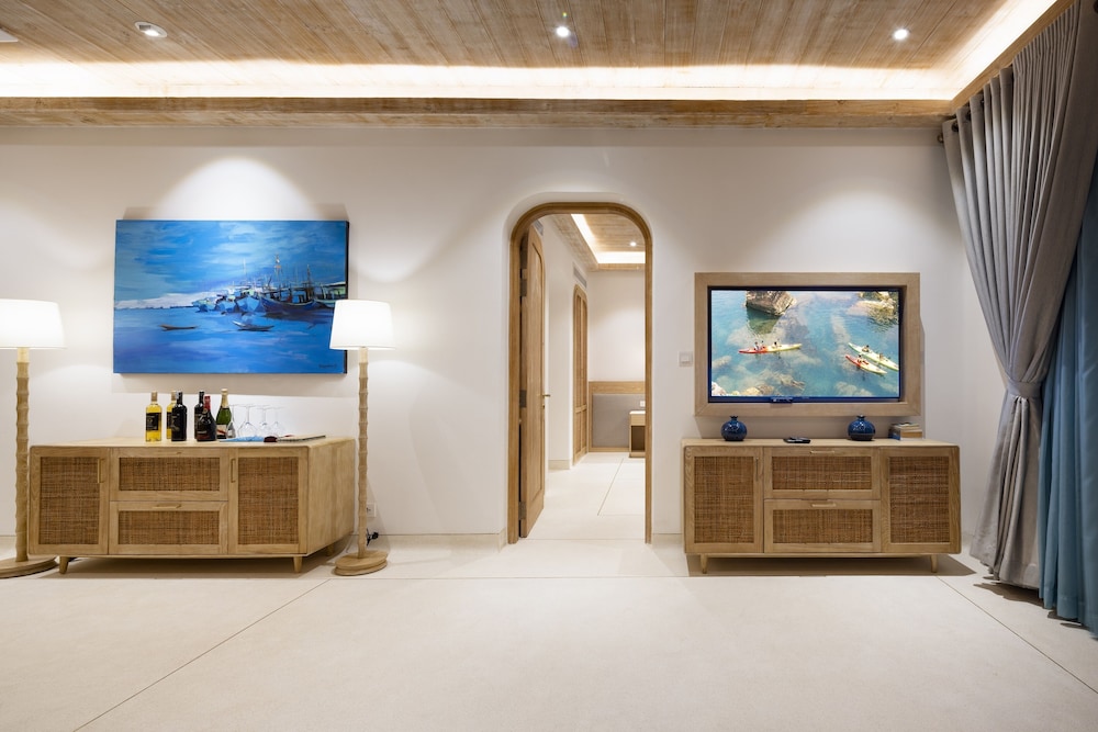 Stelia Beach Resort 7/50