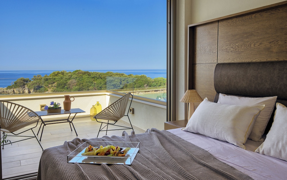 Retreat, Suite, King Bed, Sea View