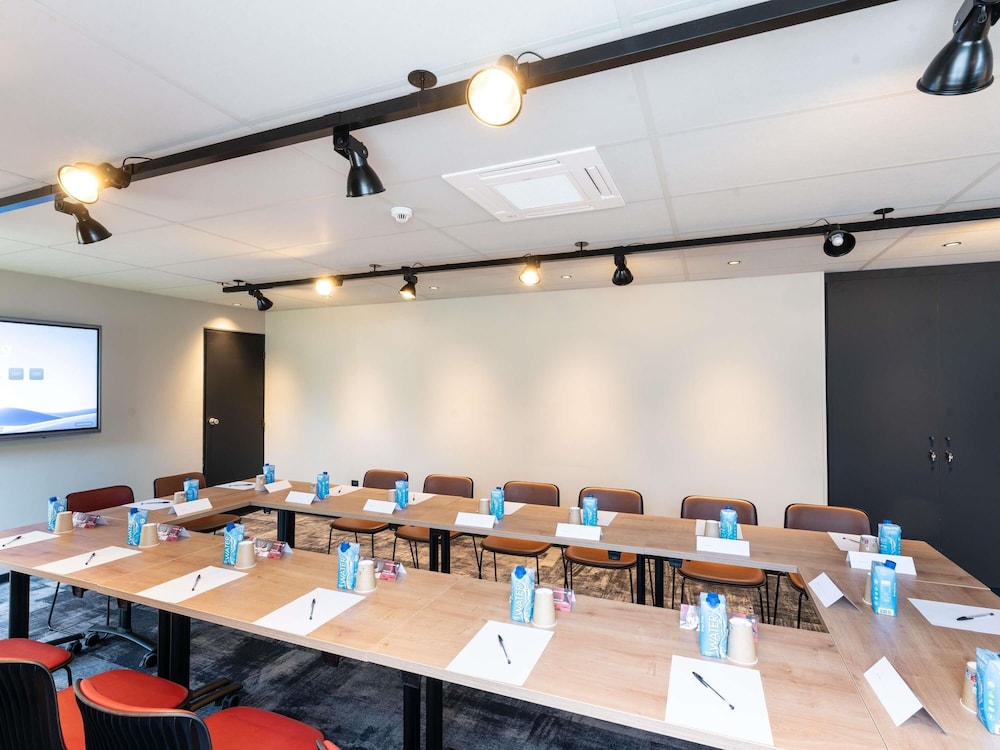 Ibis Orleans La Chapelle Saint Mesmin 52/64