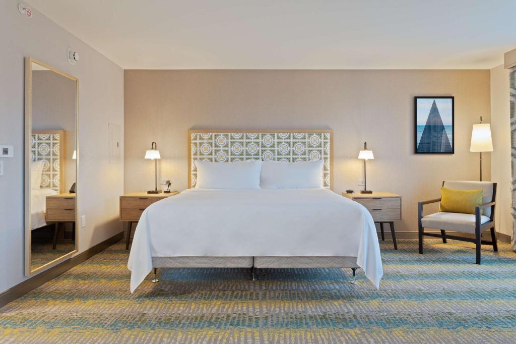 Studio, Suite, King Bed, Sofa, Accessible